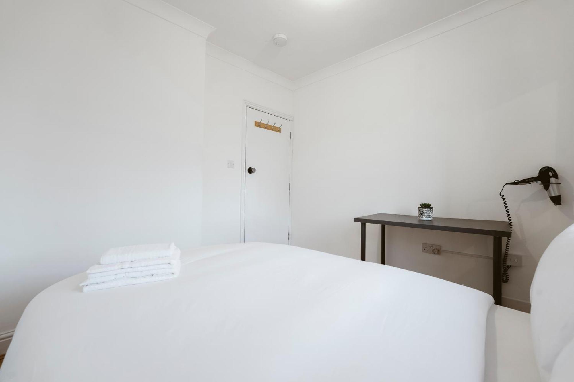 Stratford Double Rooms - 29 ロンドン エクステリア 写真