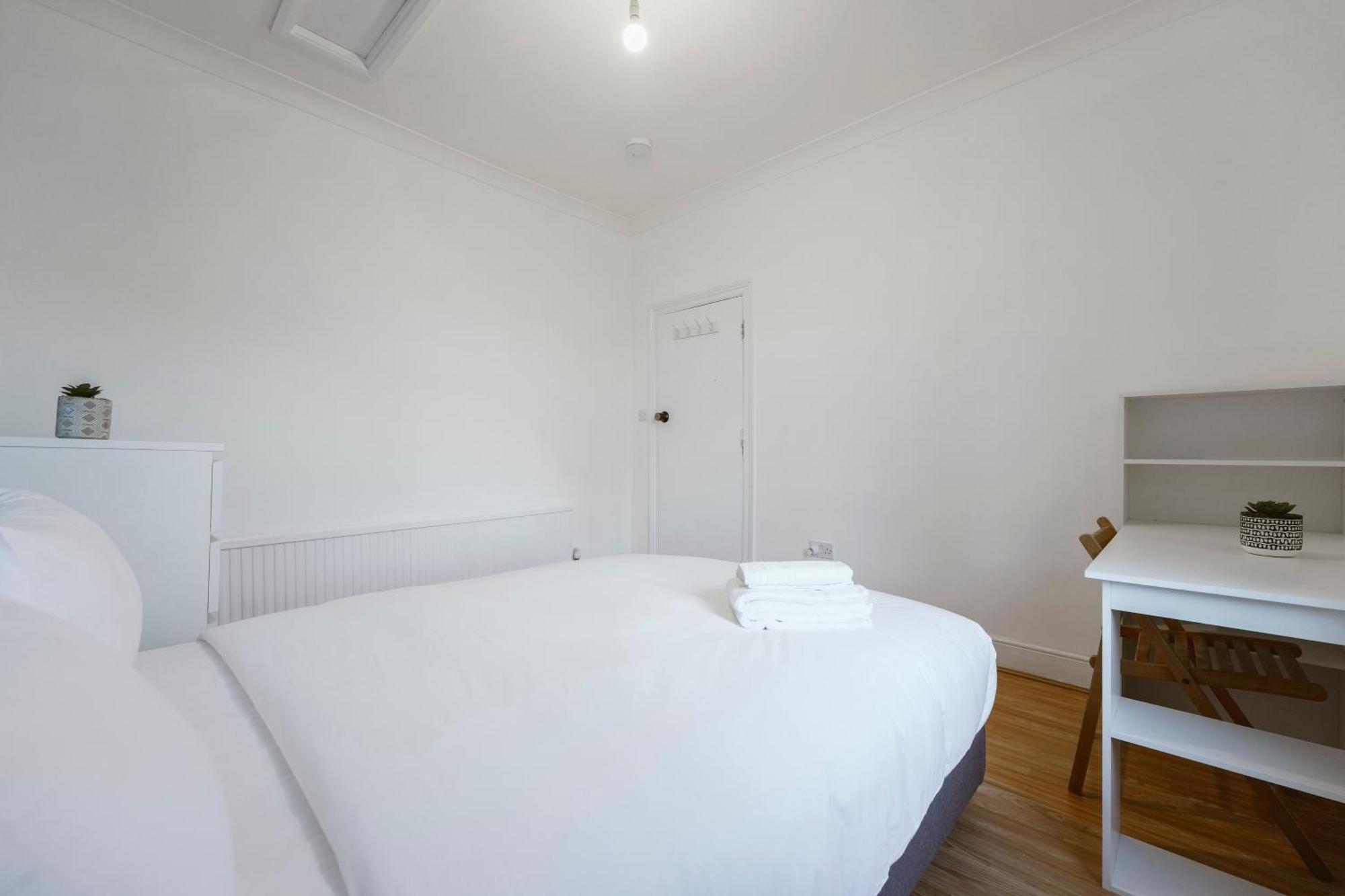 Stratford Double Rooms - 29 ロンドン エクステリア 写真